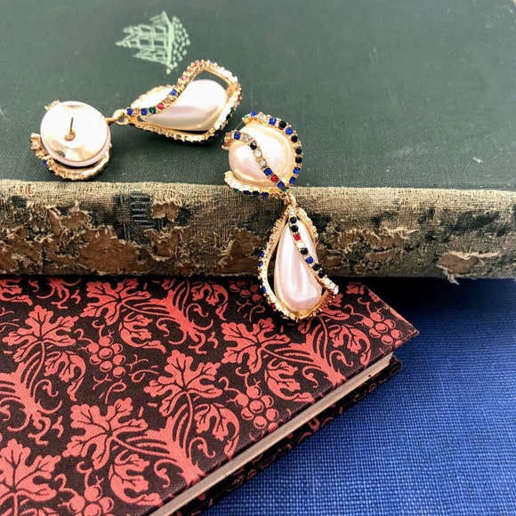 Pearly Gem Earrings - Picture 2 of 4